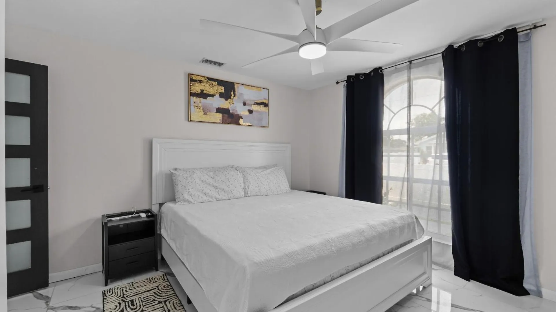 Luxury Apartment 1 Mile Away From Raymond James Stadium Tampa