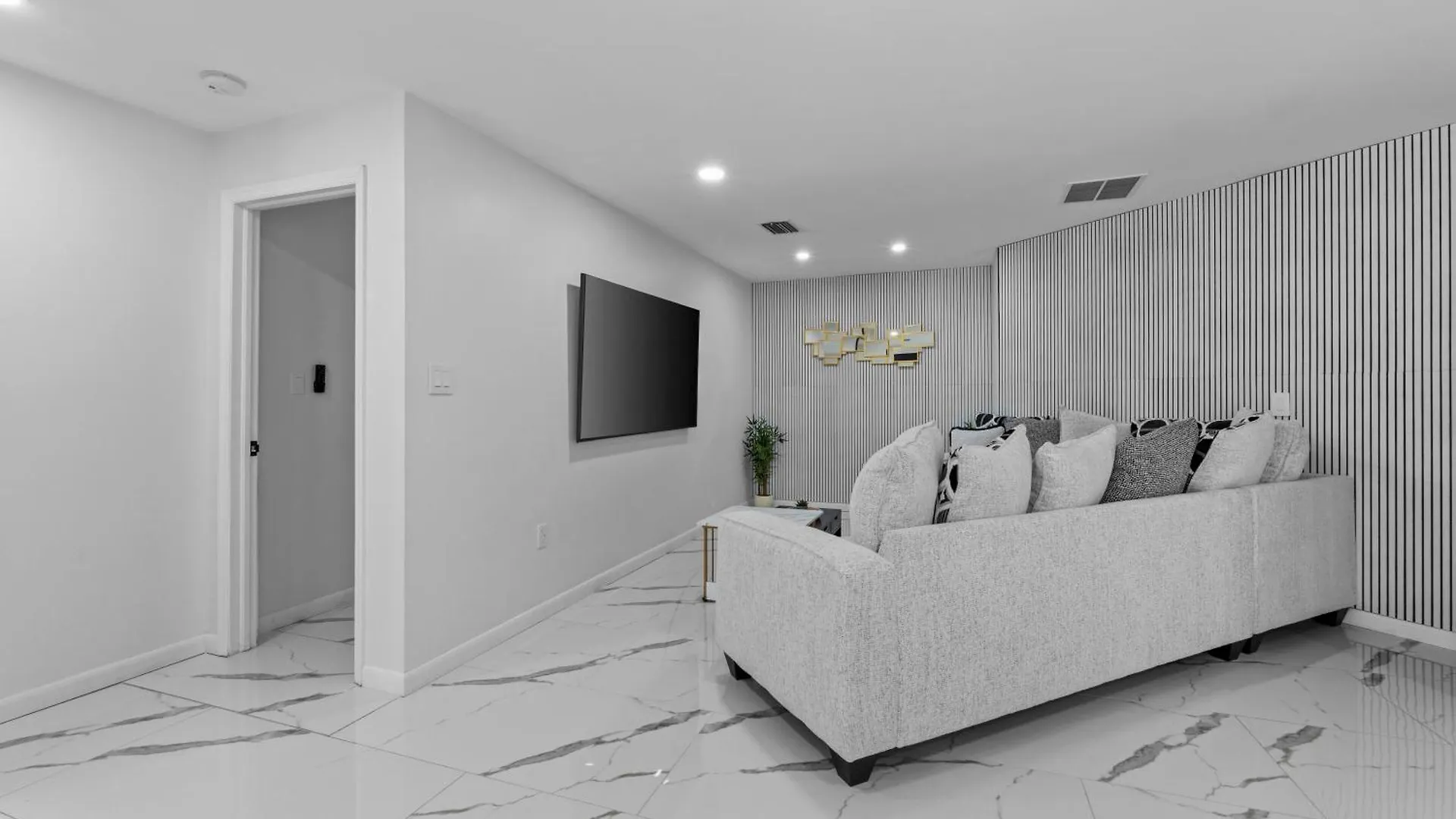 Luxury Apartment 1 Mile Away From Raymond James Stadium Tampa